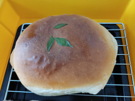 Curry chicken with bread